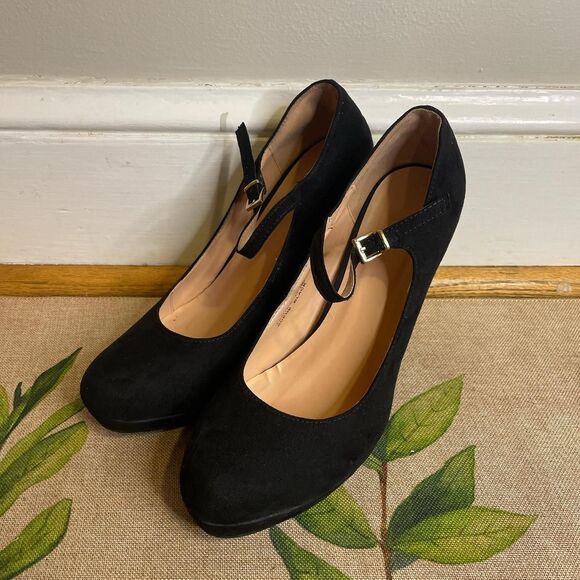 black suede bella mane mary jane heels in good condition size 9 - Picture 3 of 6